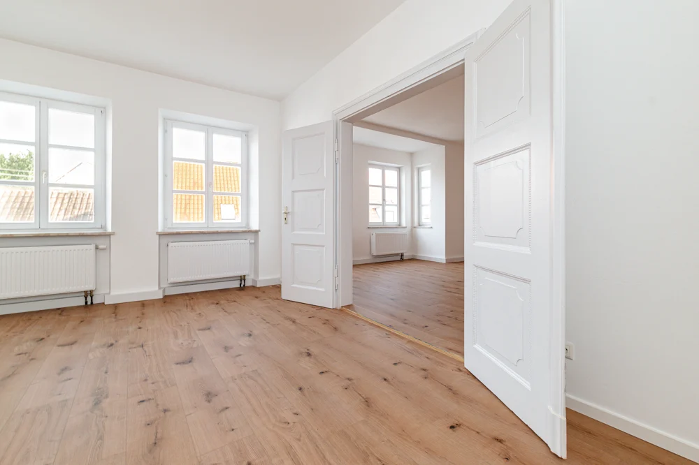 4,5 ZI.- WHG ERSTBEZUG  MIT BALKON UND STELLPLATZ