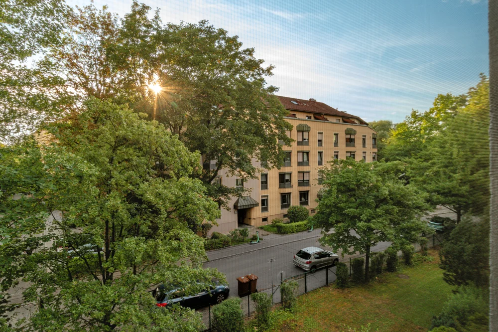 4-ZIMMER-WOHNUNG MIT BALKON IN BEGEHRTER LAGE VON GÖGGINGEN