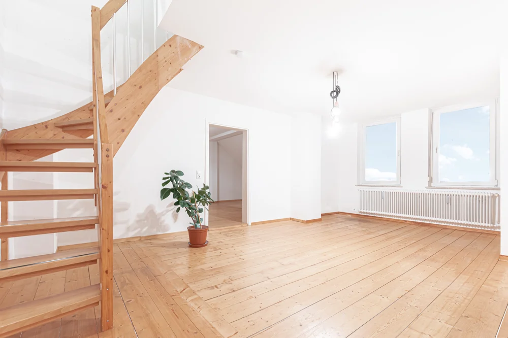GROSSZÜGIGE 4-ZI.-MAISONETTE WOHNUNG IN ZENTRALER LAGE